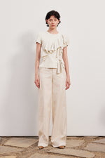 White irregular ruffled T-shirt没价格