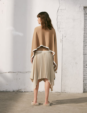 Contrast Stitching Knit Cape